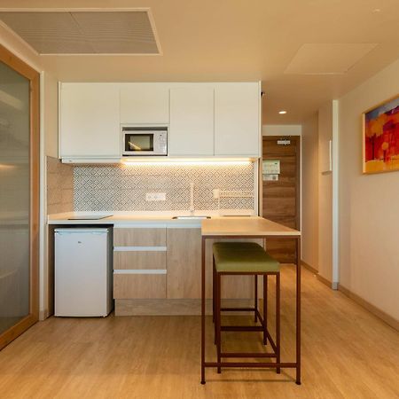 The White Apartments (Adults Only) Sant Antoni de Portmany Екстериор снимка