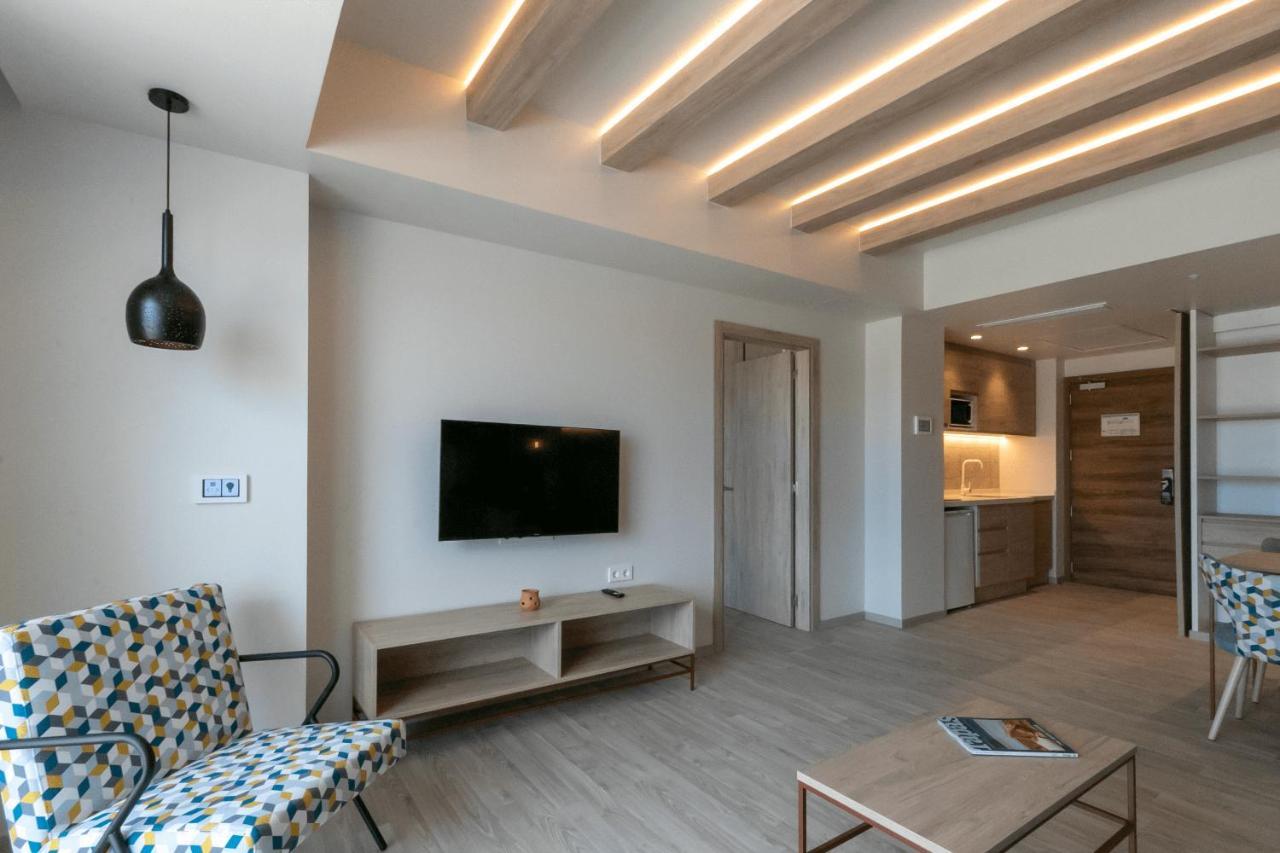 The White Apartments (Adults Only) Sant Antoni de Portmany Екстериор снимка