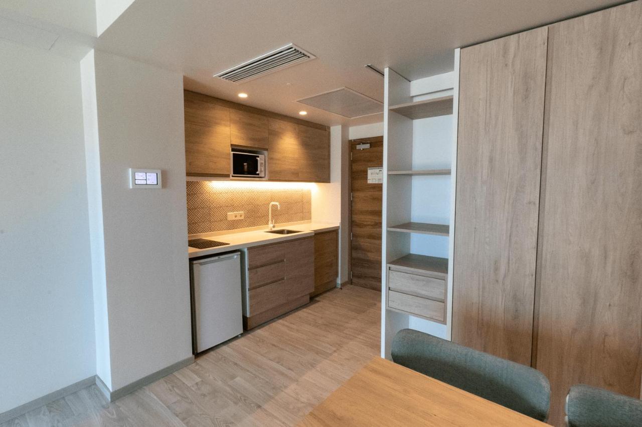 The White Apartments (Adults Only) Sant Antoni de Portmany Екстериор снимка