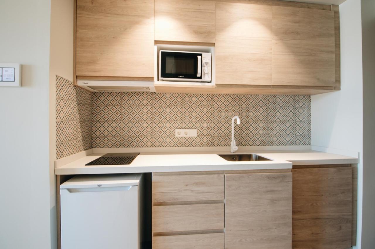 The White Apartments (Adults Only) Sant Antoni de Portmany Екстериор снимка