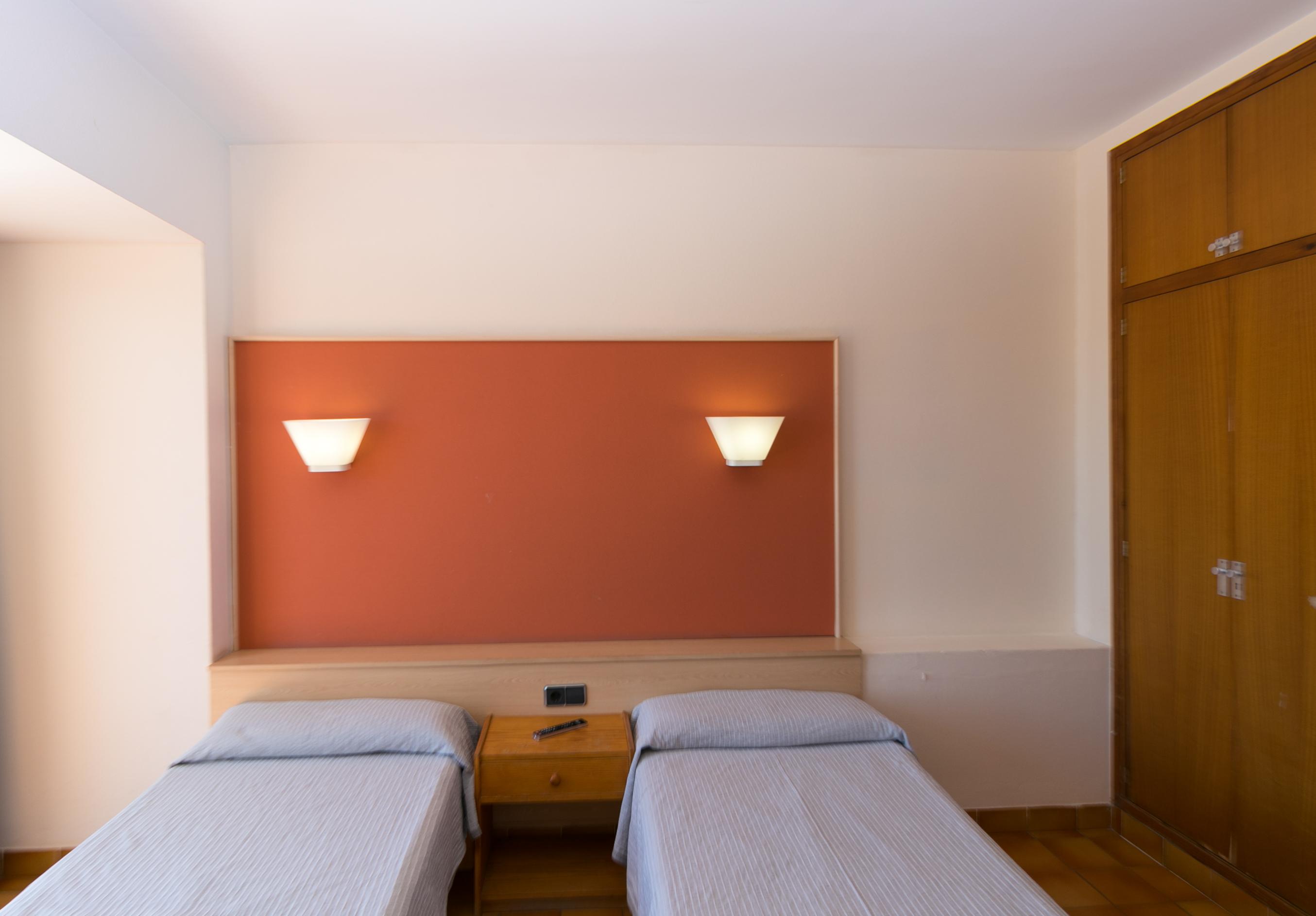 The White Apartments (Adults Only) Sant Antoni de Portmany Екстериор снимка