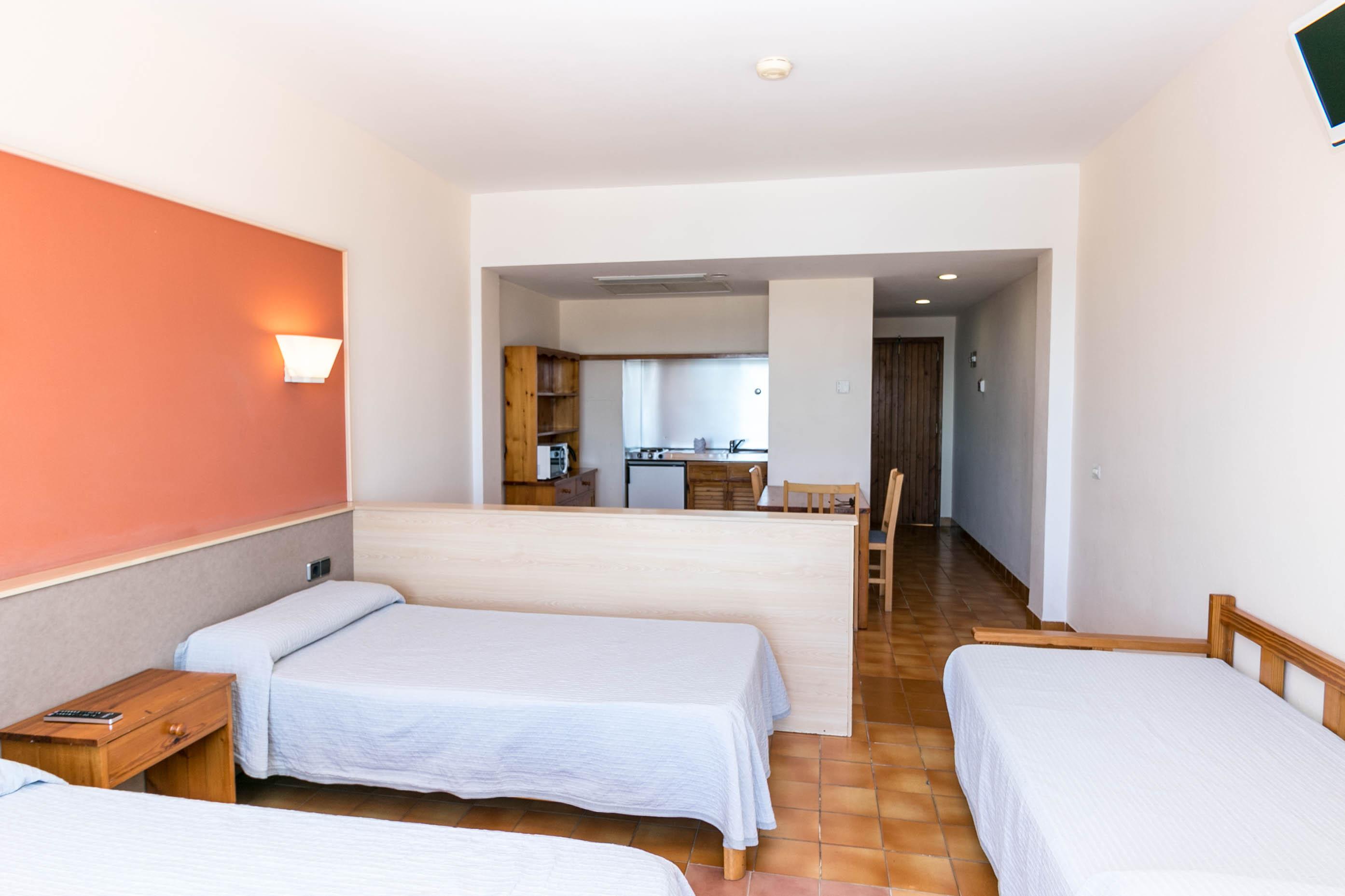The White Apartments (Adults Only) Sant Antoni de Portmany Екстериор снимка