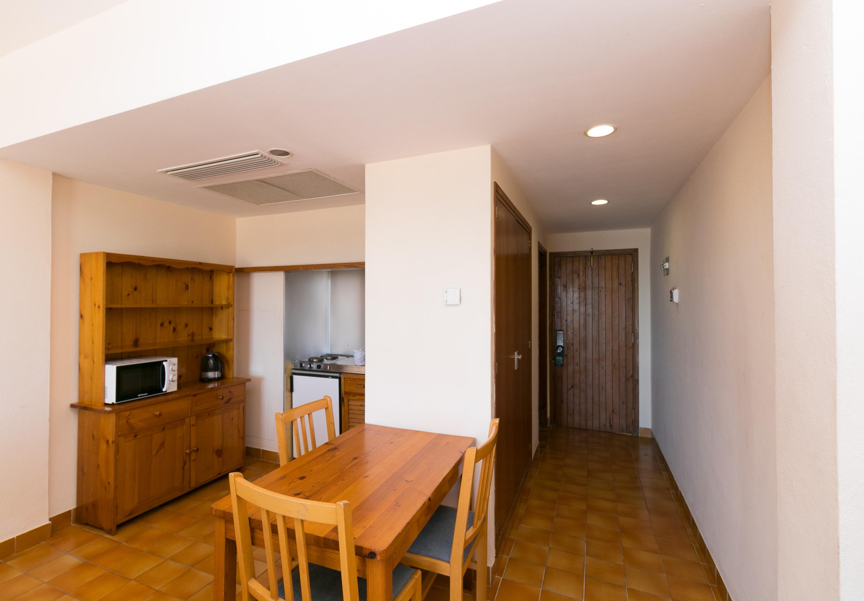The White Apartments (Adults Only) Sant Antoni de Portmany Екстериор снимка