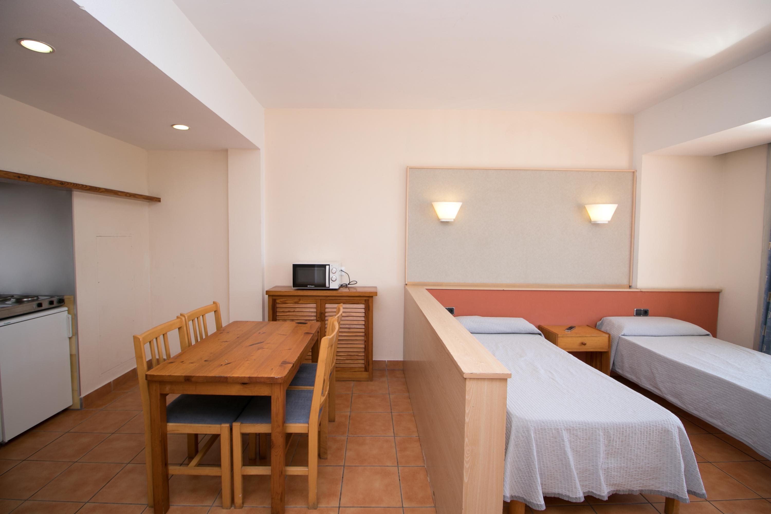 The White Apartments (Adults Only) Sant Antoni de Portmany Екстериор снимка