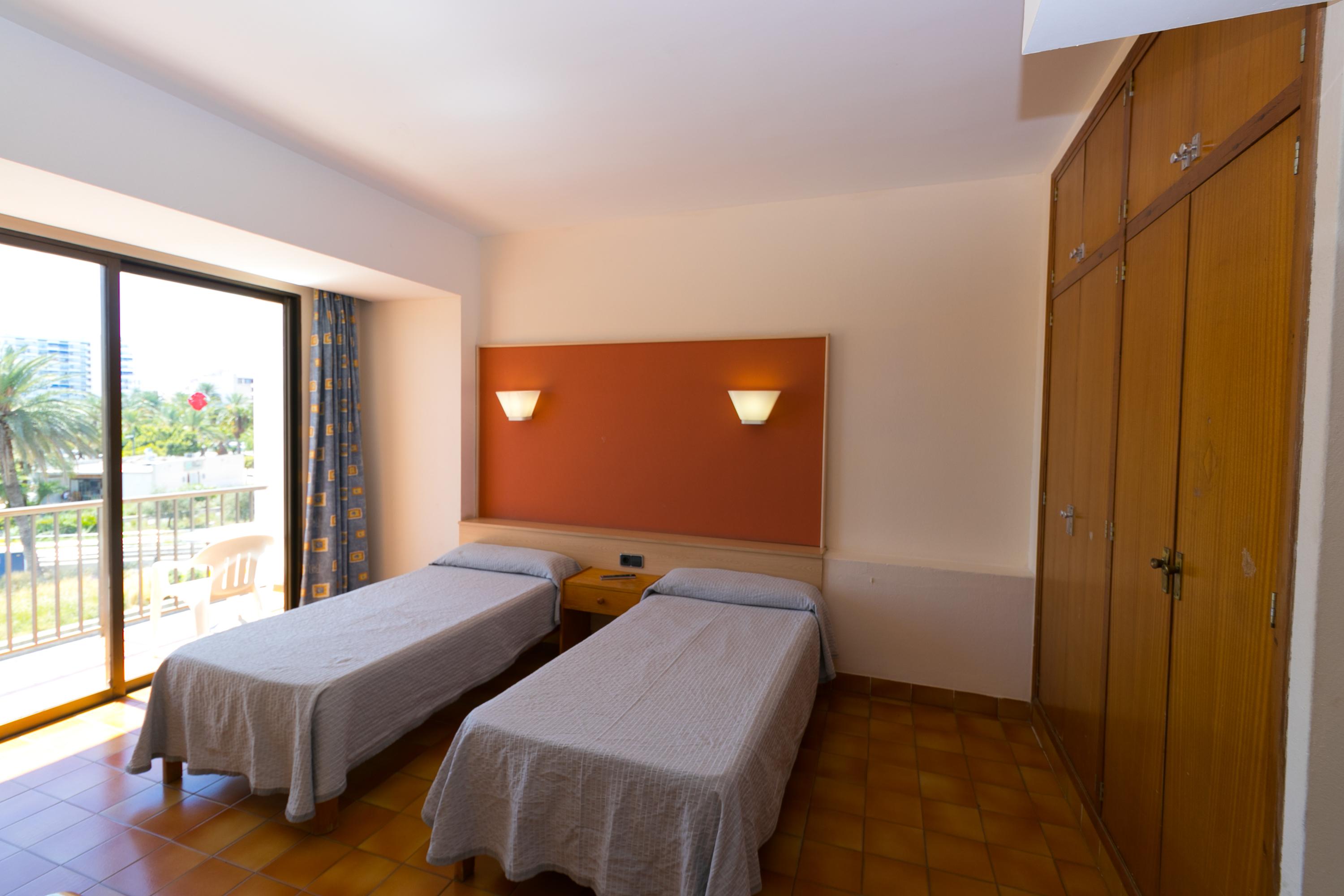 The White Apartments (Adults Only) Sant Antoni de Portmany Екстериор снимка