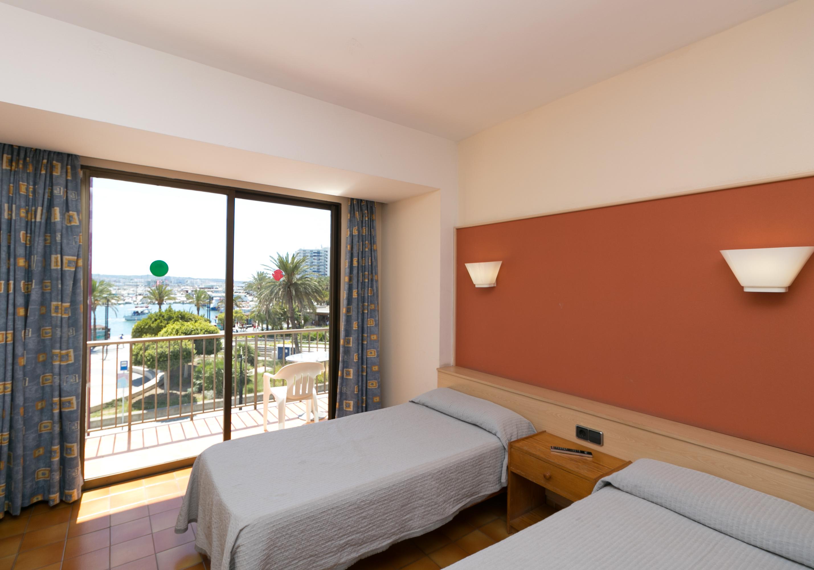 The White Apartments (Adults Only) Sant Antoni de Portmany Екстериор снимка