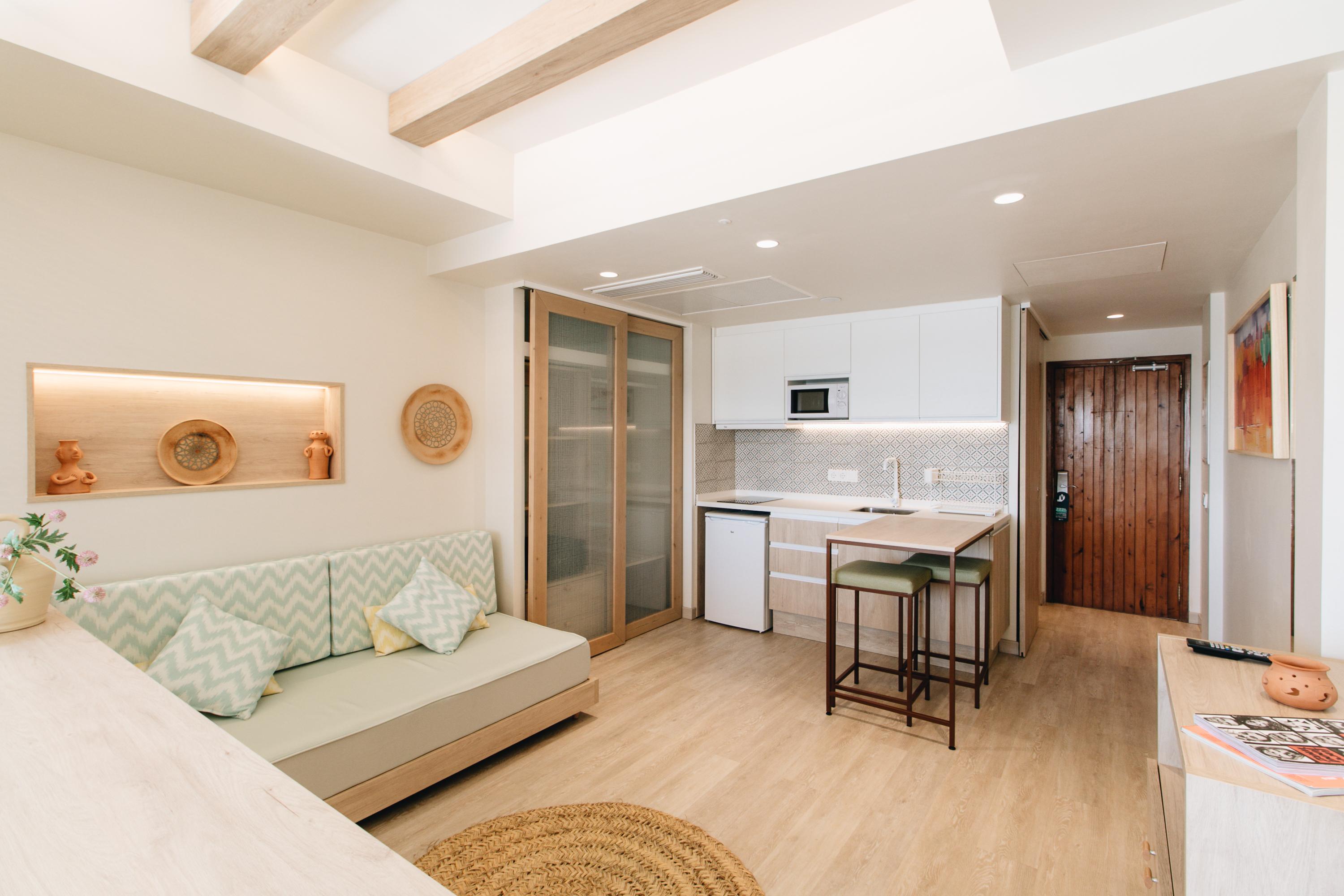 The White Apartments (Adults Only) Sant Antoni de Portmany Екстериор снимка