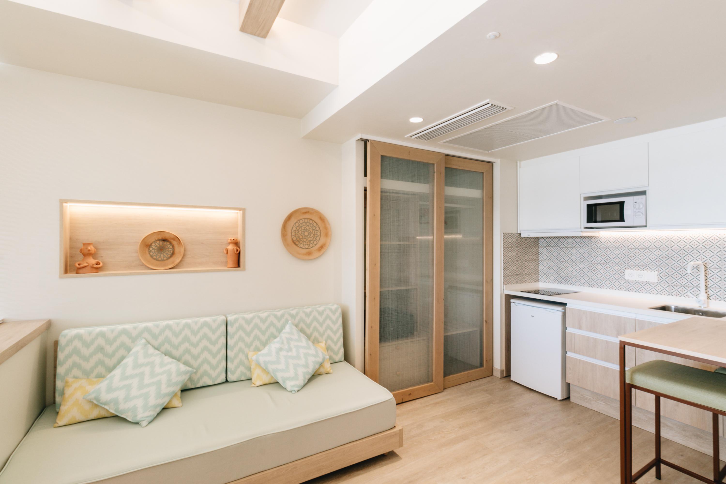 The White Apartments (Adults Only) Sant Antoni de Portmany Екстериор снимка