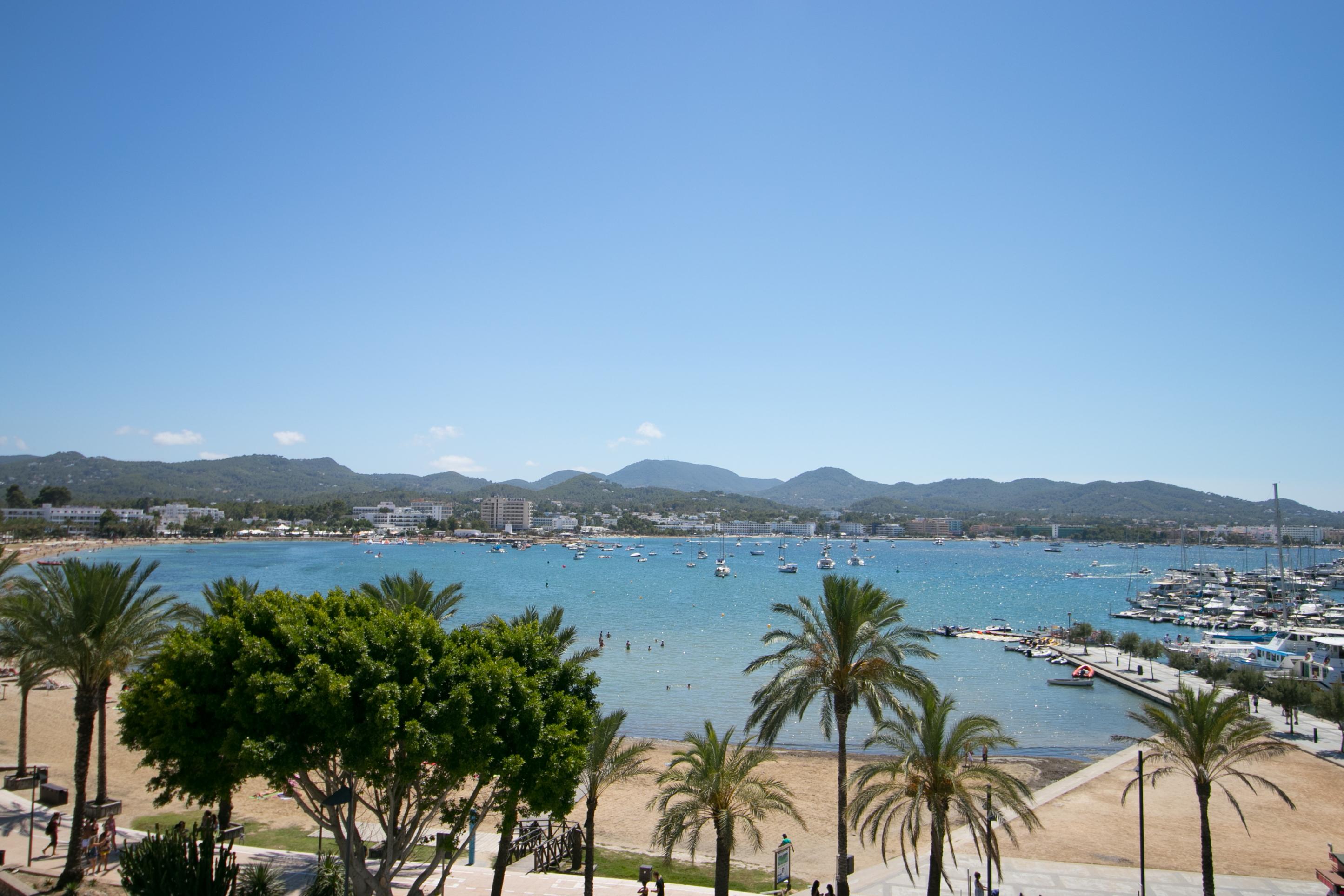 The White Apartments (Adults Only) Sant Antoni de Portmany Екстериор снимка