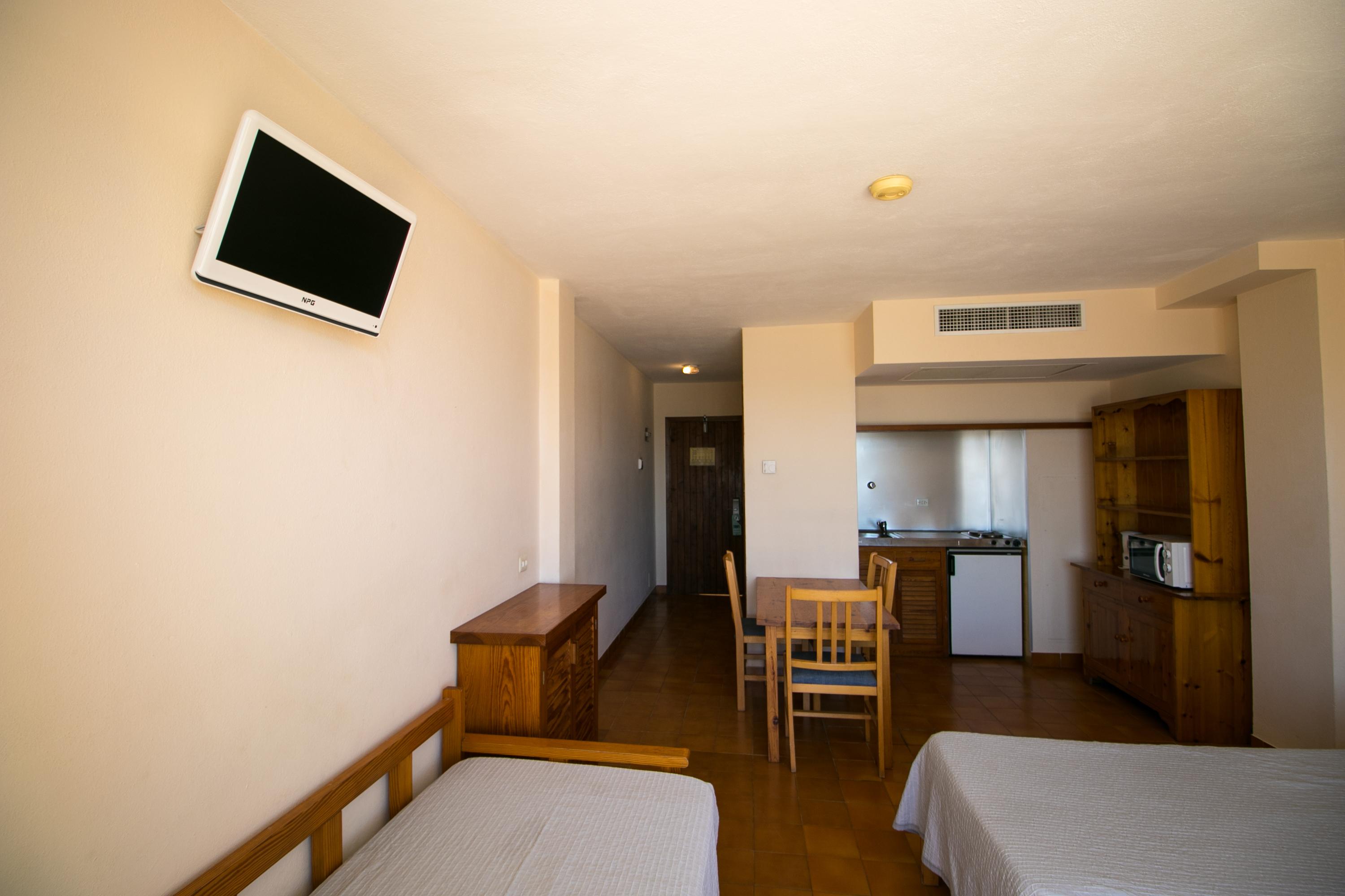 The White Apartments (Adults Only) Sant Antoni de Portmany Екстериор снимка