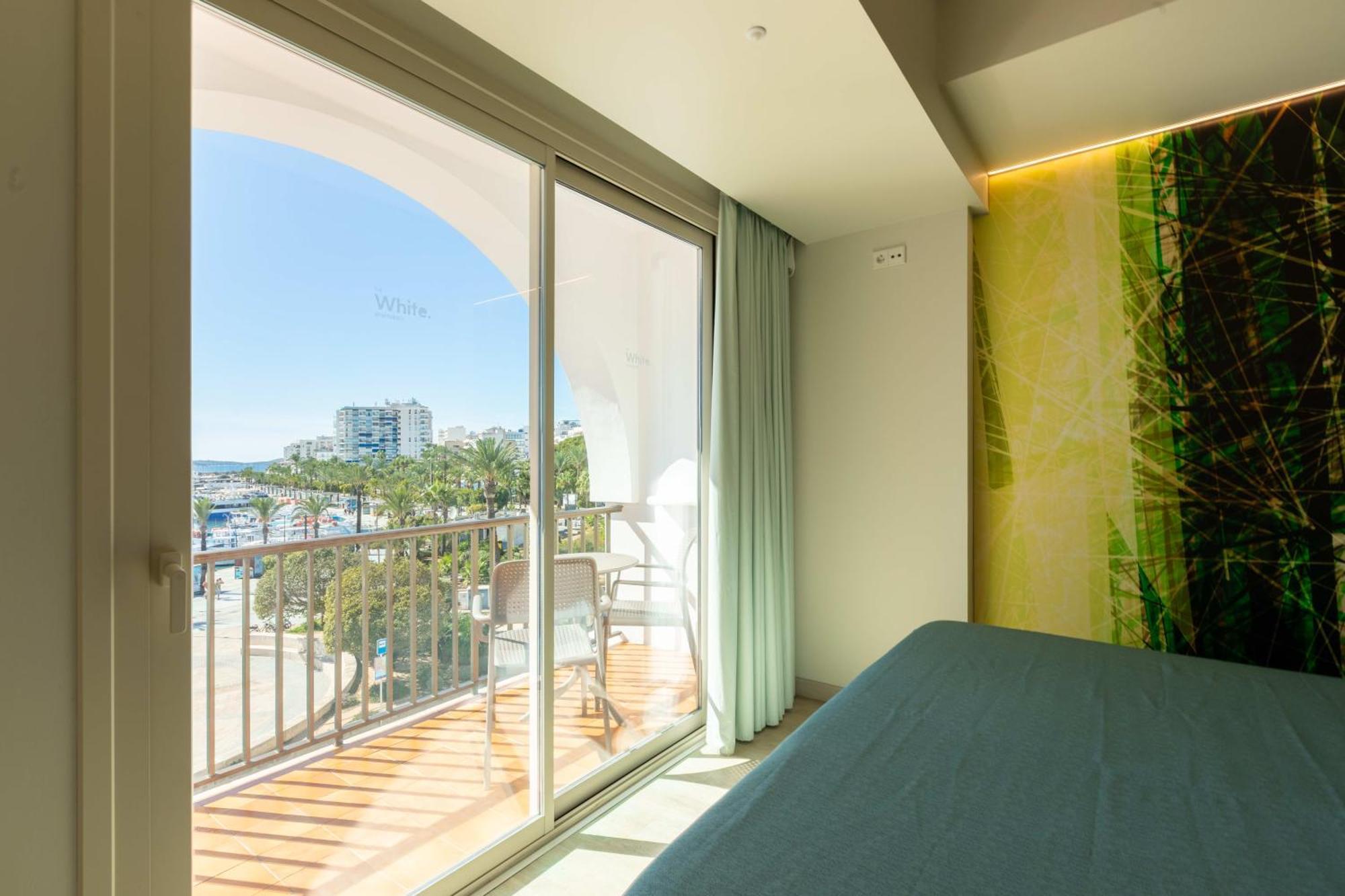 The White Apartments (Adults Only) Sant Antoni de Portmany Екстериор снимка
