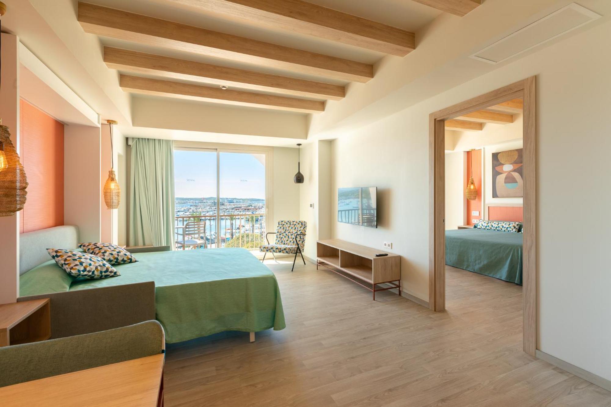 The White Apartments (Adults Only) Sant Antoni de Portmany Екстериор снимка