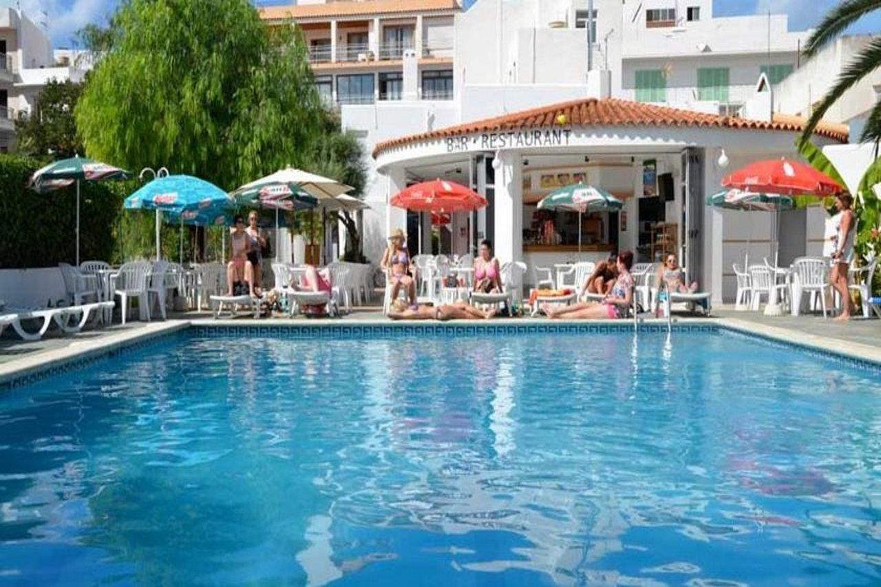 The White Apartments (Adults Only) Sant Antoni de Portmany Екстериор снимка