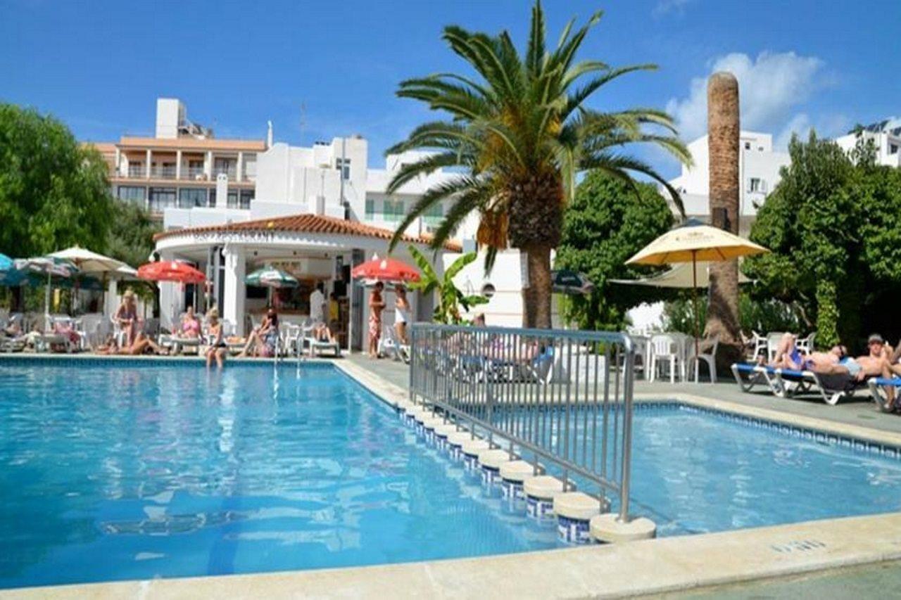 The White Apartments (Adults Only) Sant Antoni de Portmany Екстериор снимка