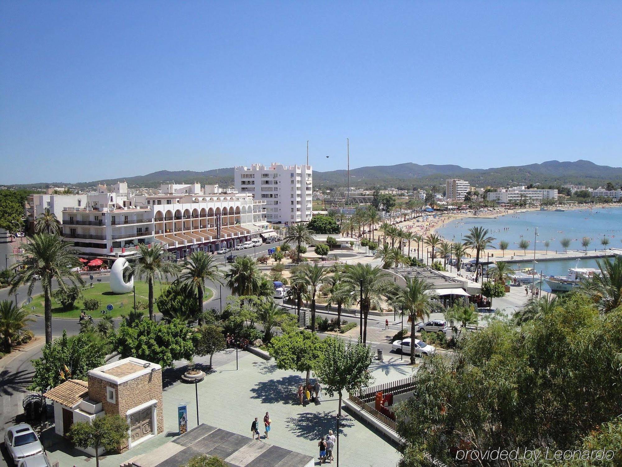 The White Apartments (Adults Only) Sant Antoni de Portmany Екстериор снимка