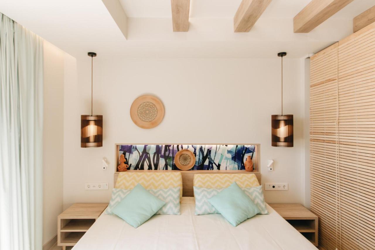 The White Apartments (Adults Only) Sant Antoni de Portmany Екстериор снимка