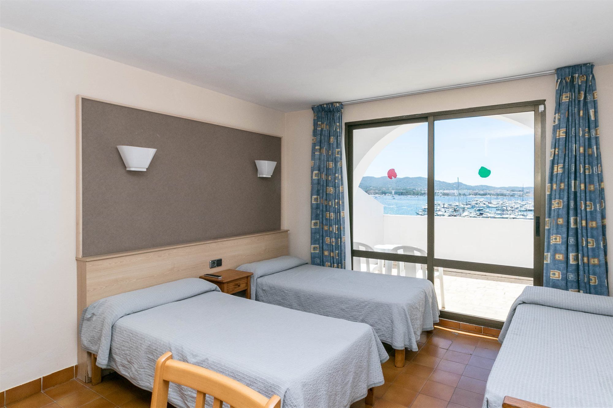 The White Apartments (Adults Only) Sant Antoni de Portmany Екстериор снимка